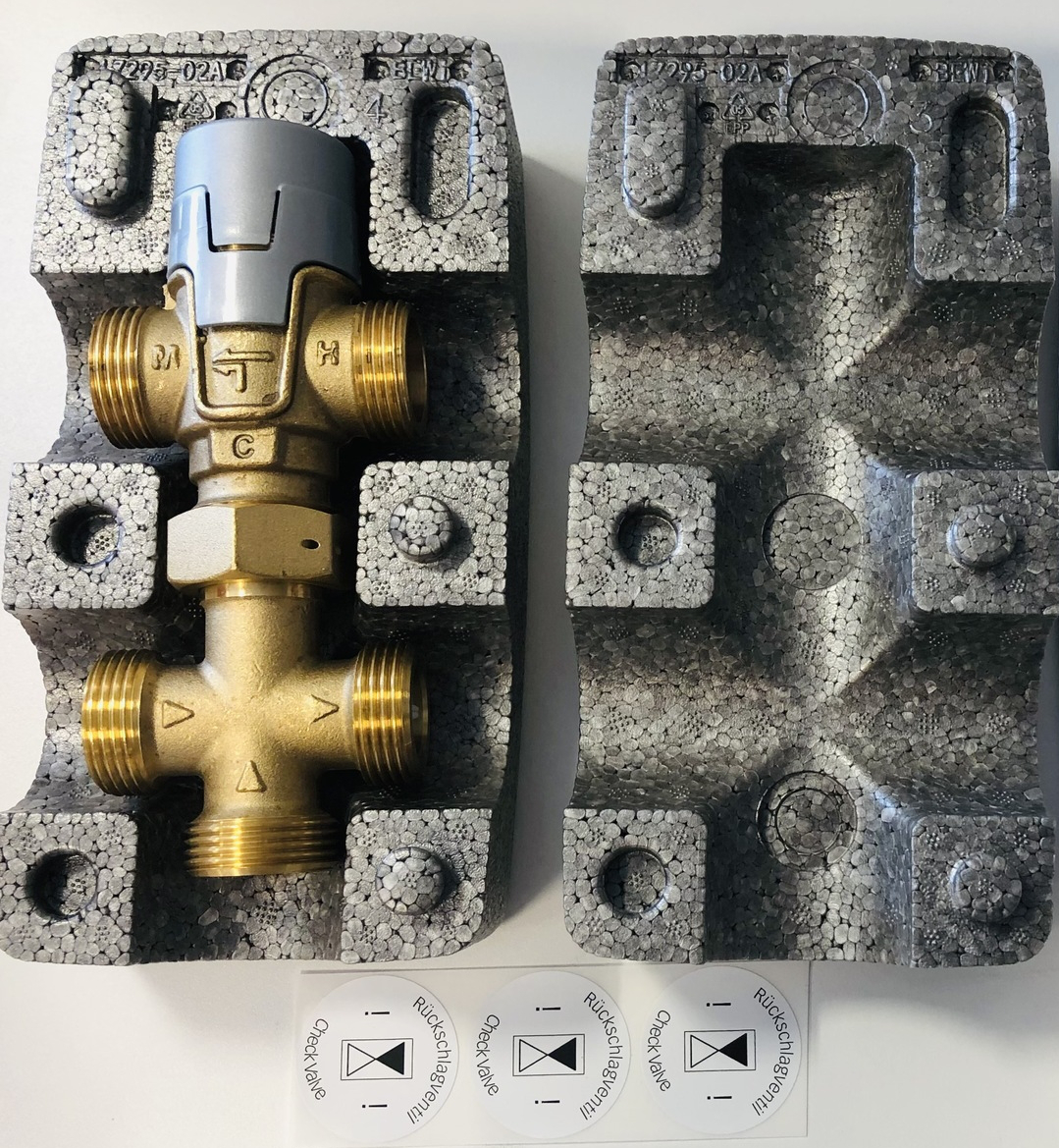 Brauchwasser Zirkulationsset Anschluss 1'' AG, 35-65 °C, inklusive Dämmbox und Rückschlagventile - Bild 1