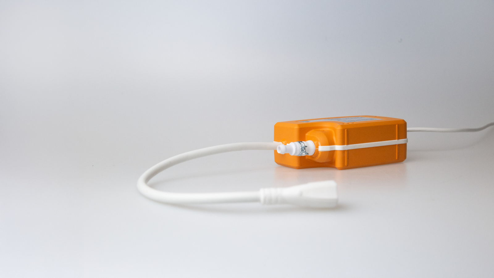Aspen Pumps Silent+ Mini Orange Gen 5, Förderleistung max. 35l/h, Förderhöhe max. 10m, 16dB(A)